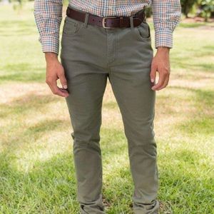 Southern Marsh Brazos Stretch Twill Pant in Dark Green